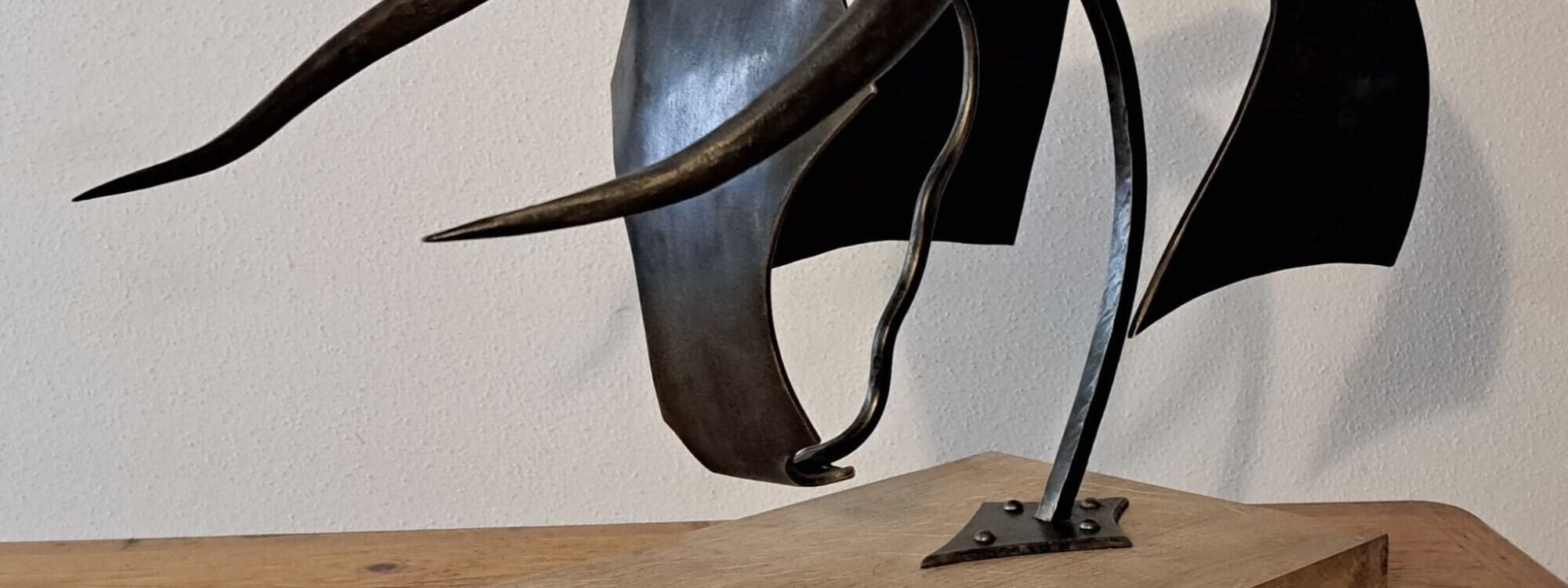 Le Taureau d&#8217;Airain &#8211; La puissance sculptée dans le Fer Mulhouse