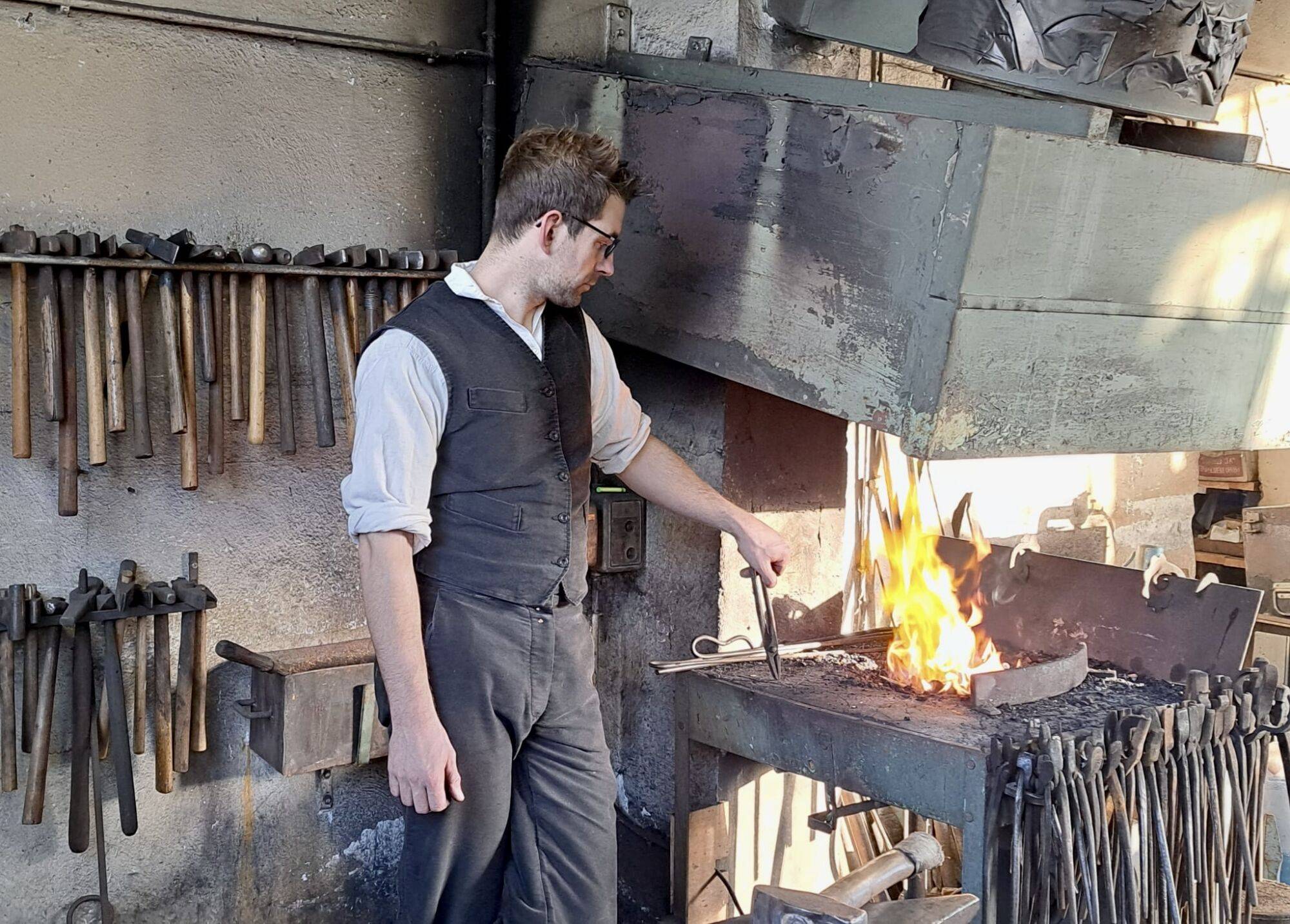 L&#8217;Atelier Forge et Art créé des sculptures uniques en fer forgé &amp; ferronnerie d’art sur mesure, au cœur de l’Alsace, sur la route des vins, entre Mulhouse et Colmar. Mulhouse