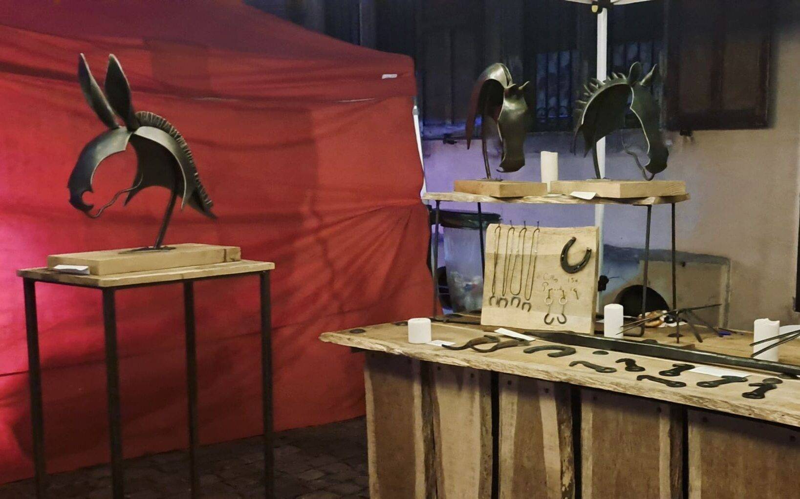 Le sculpteur Nicolas Sledziona, ses œuvres et son savoir-faire présent à la Fête de la Sorcière de Rouffach 2025 Saint-Louis 0